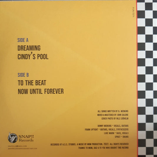 MOM! : Fun 'N Games (7",33 ⅓ RPM,EP,Stereo)
